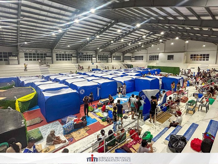 Bão Fung Wong tăng cấp thần tốc thành siêu bão, Philippines xả nước hàng loạt đập quan trọng- Ảnh 3.