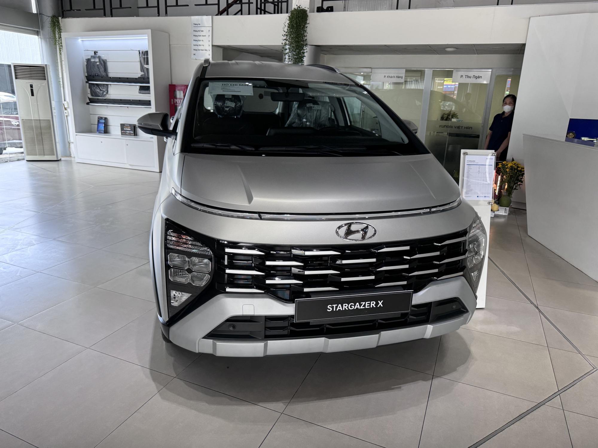 "Ông vua MPV" tại Việt Nam bất ngờ xuống dưới 500 triệu đồng- Ảnh 2. "Ông vua MPV" tại Việt Nam bất ngờ xuống dưới 500 triệu đồng- Ảnh 2.