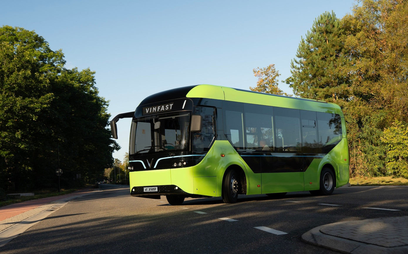 VinFast trúng gói thầu cung cấp 53 xe buýt điện và hạ tầng trạm sạc trị giá gần 260 tỷ đồng do ADB tài trợ- Ảnh 1.