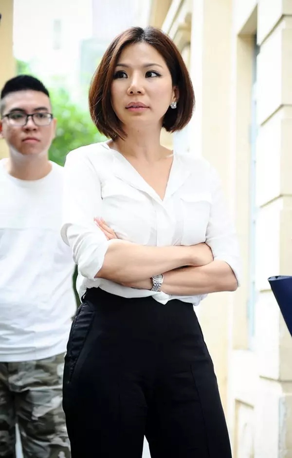 Toàn cảnh vụ tranh chấp khối tài sản hàng trăm tỷ giữa bác sĩ Chiêm Quốc i và người vợ cũ Vũ Thuỵ Hồng Ngọc- Ảnh 5. Toàn cảnh vụ tranh chấp khối tài sản hàng trăm tỷ giữa bác sĩ Chiêm Quốc i và người vợ cũ Vũ Thuỵ Hồng Ngọc- Ảnh 5.