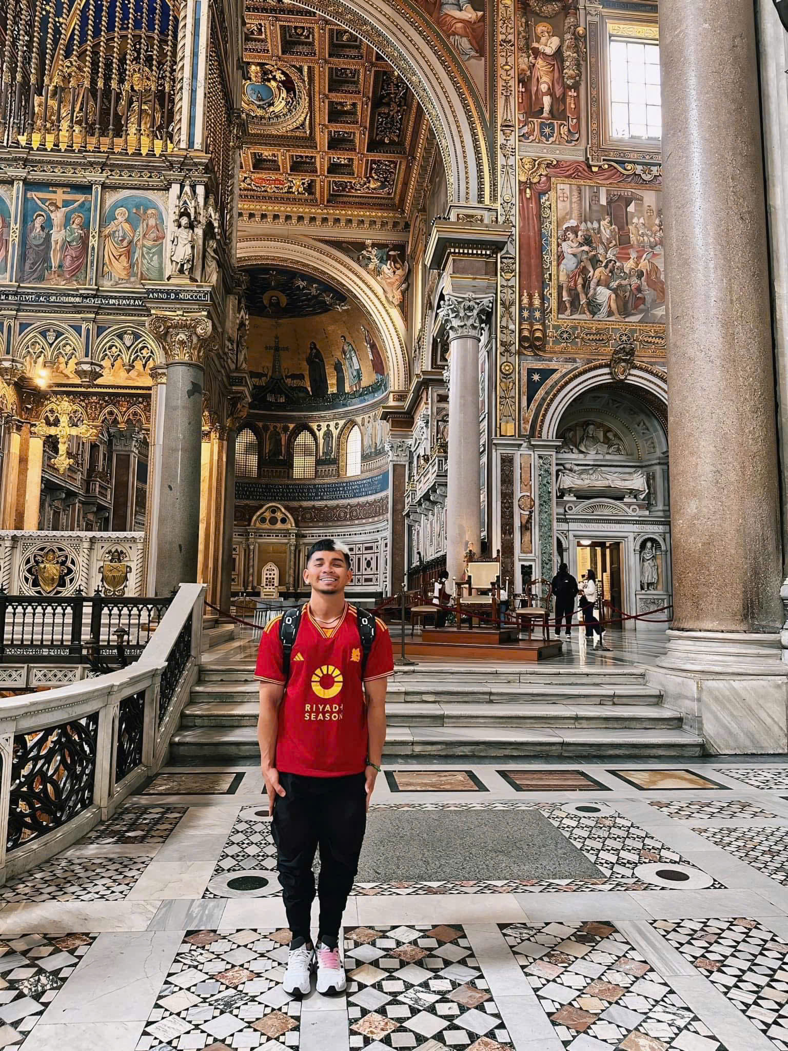 Nam ca sĩ, diễn viên bỏ nghề đi làm travel blogger: 2 năm đi 118 quốc gia, mua nhà xe, cuộc sống viên mãn- Ảnh 7. Nam ca sĩ, diễn viên bỏ nghề đi làm travel blogger: 2 năm đi 118 quốc gia, mua nhà xe, cuộc sống viên mãn- Ảnh 7.