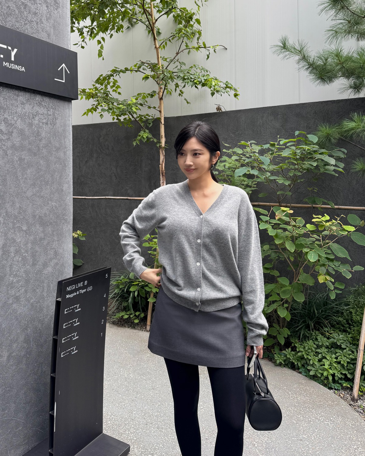 6 món thời trang giúp chị em xây dựng phong cách tối giản cực xuất sắc, sang năm vẫn mặc đẹp- Ảnh 2.