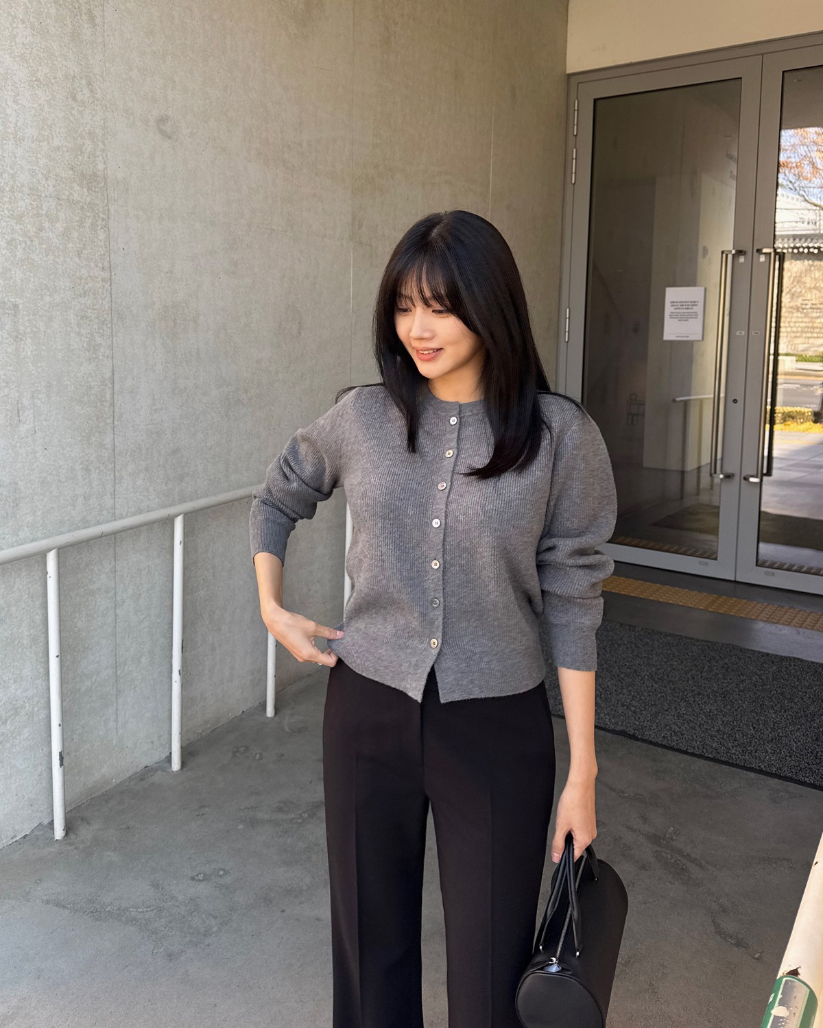 6 món thời trang giúp chị em xây dựng phong cách tối giản cực xuất sắc, sang năm vẫn mặc đẹp- Ảnh 1.