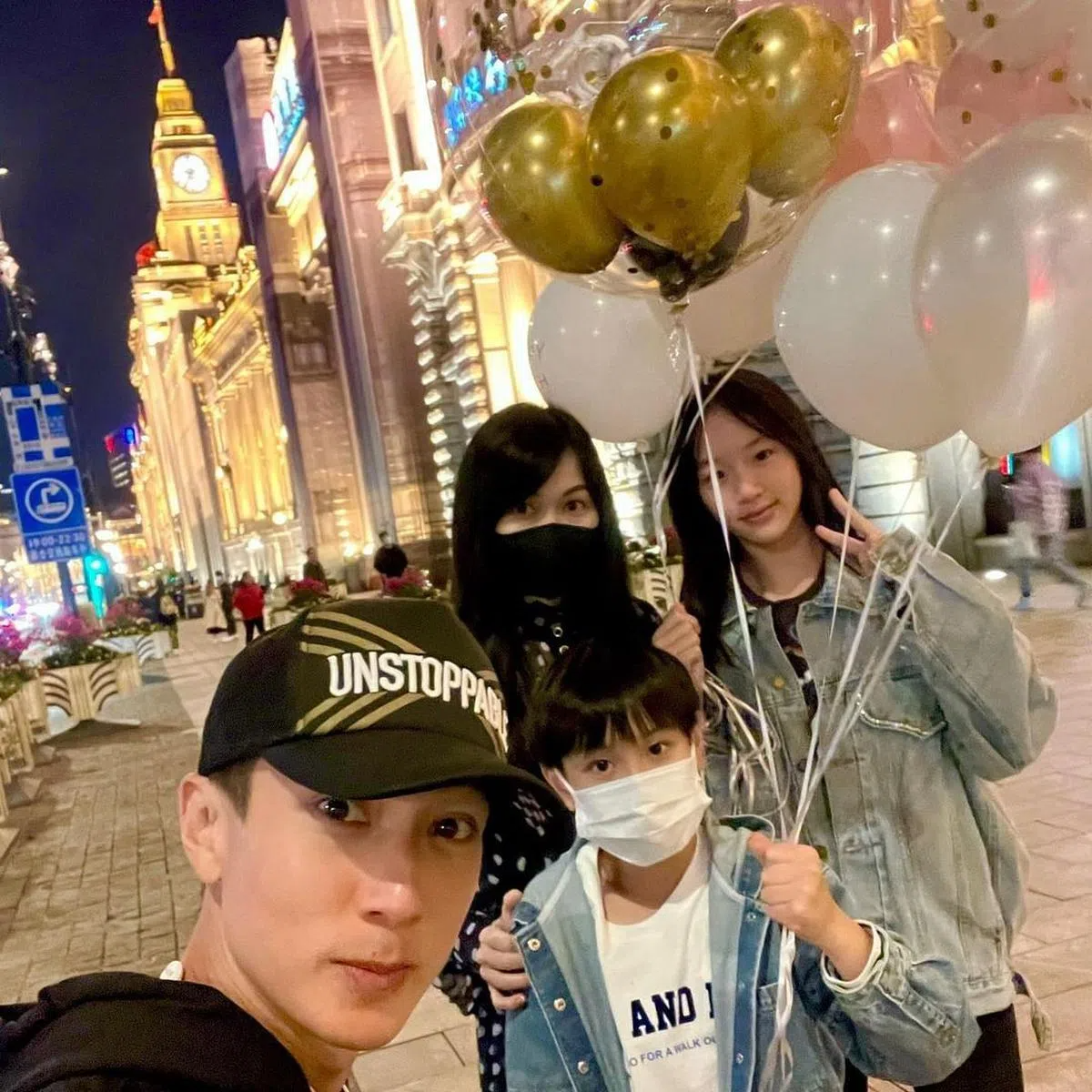 Có phải mỹ nam này uống thuốc trường sinh không mà trẻ mãi thế: U50 mà tưởng con của bạn cùng lứa- Ảnh 7.