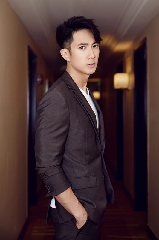 Có phải mỹ nam này uống thuốc trường sinh không mà trẻ mãi thế: U50 mà tưởng con của bạn cùng lứa- Ảnh 6.