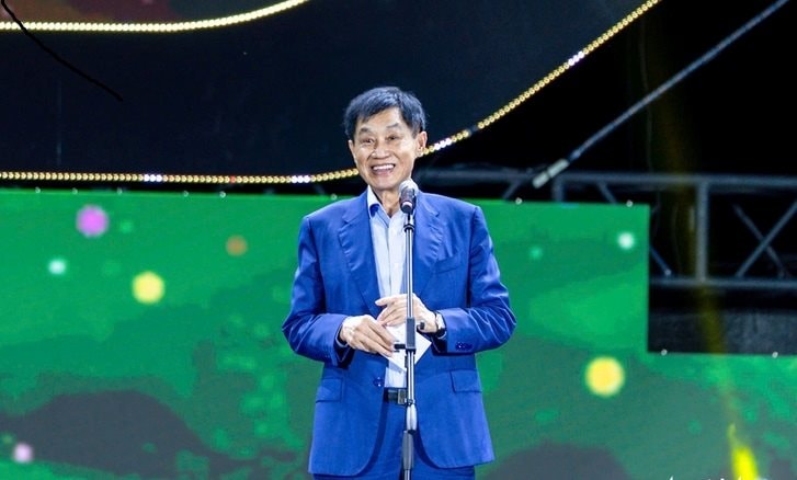 Tỷ phú Johnathan Hạnh Nguyễn trích 6 tỷ từ đám cưới con gái ủng hộ đồng bào miền Trung- Ảnh 1.