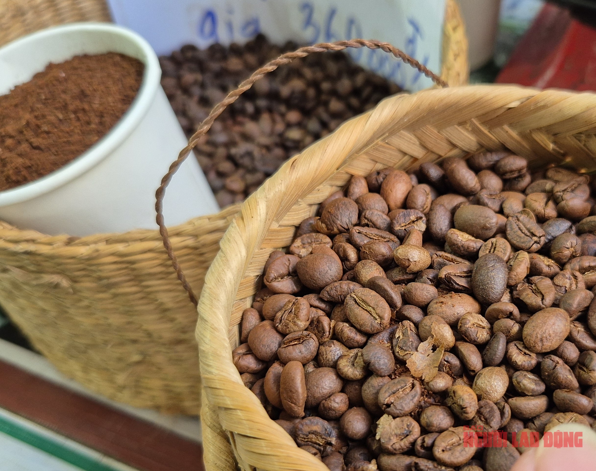 Giá cà phê hôm nay 1-12: Dồn dập thu hoạch và khuyến cáo quan trọng- Ảnh 1. Giá cà phê hôm nay 1-12: Dồn dập thu hoạch và khuyến cáo quan trọng- Ảnh 1.