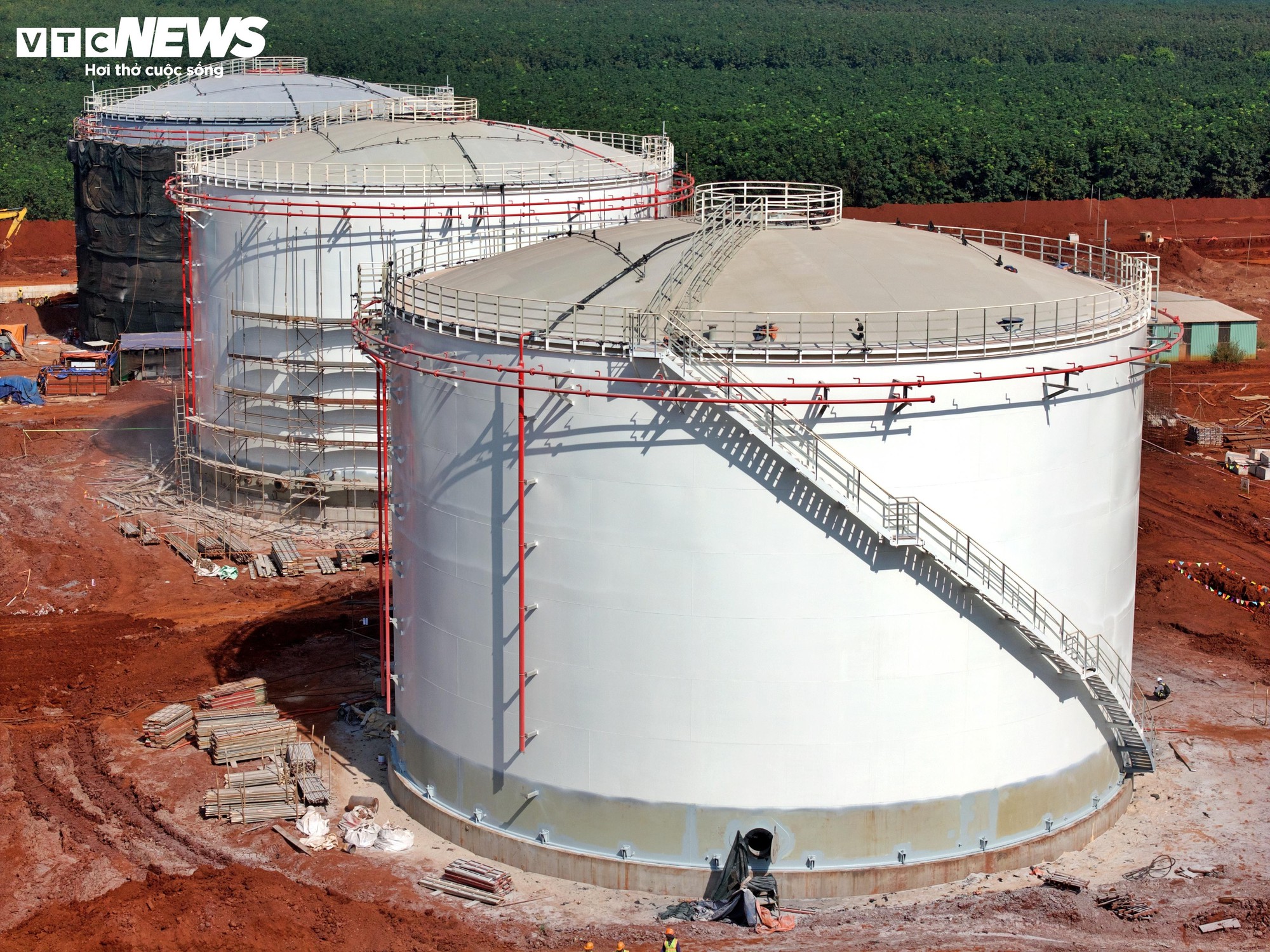 Cận cảnh hệ thống chứa nhiên liệu hơn 2.800 tỷ ở sân bay Long Thành- Ảnh 3.