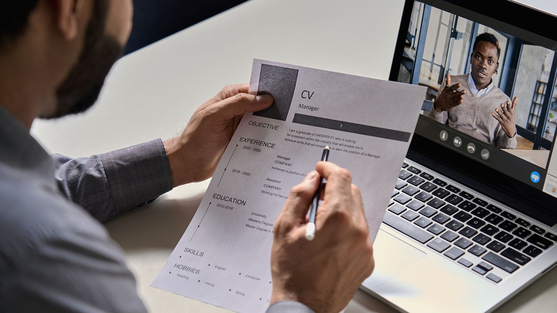 Áp lực nhan sắc trong giới công sở: Chạy đua ngoại hình để thăng tiến, đến nam giới cũng phải đi phẫu thuật vì kiếm thêm hàng nghìn USD- Ảnh 3.