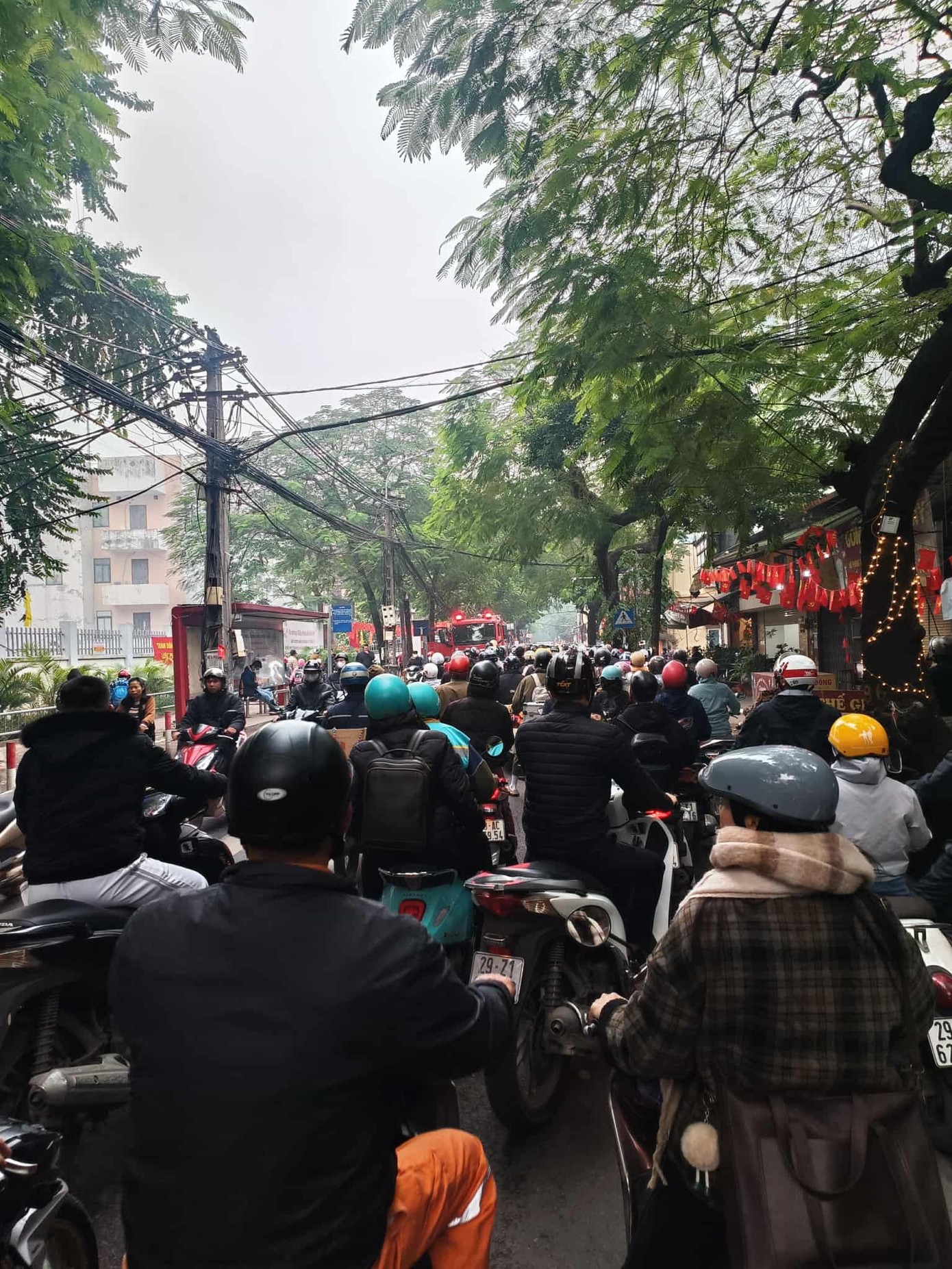 Ảnh, clip hiện trường vụ cháy nhà máy bia Hà Nội Habeco- Ảnh 6. Ảnh, clip hiện trường vụ cháy nhà máy bia Hà Nội Habeco- Ảnh 6.