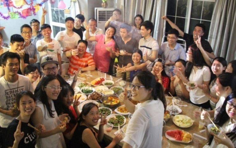 Họp lớp hết 26 triệu đồng, bạn học giàu nói 25 người chia đều để thanh toán, cả lớp phẫn nộ- Ảnh 2.