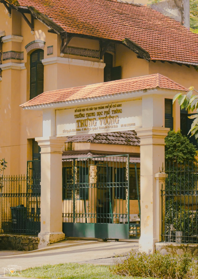 Từng là bệnh viện, ngôi trường này giờ siêu hot tại TP.HCM: Kiến trúc đẹp miễn chê, giơ máy lên là có ảnh đẹp- Ảnh 1. Từng là bệnh viện, ngôi trường này giờ siêu hot tại TP.HCM: Kiến trúc đẹp miễn chê, giơ máy lên là có ảnh đẹp- Ảnh 1.