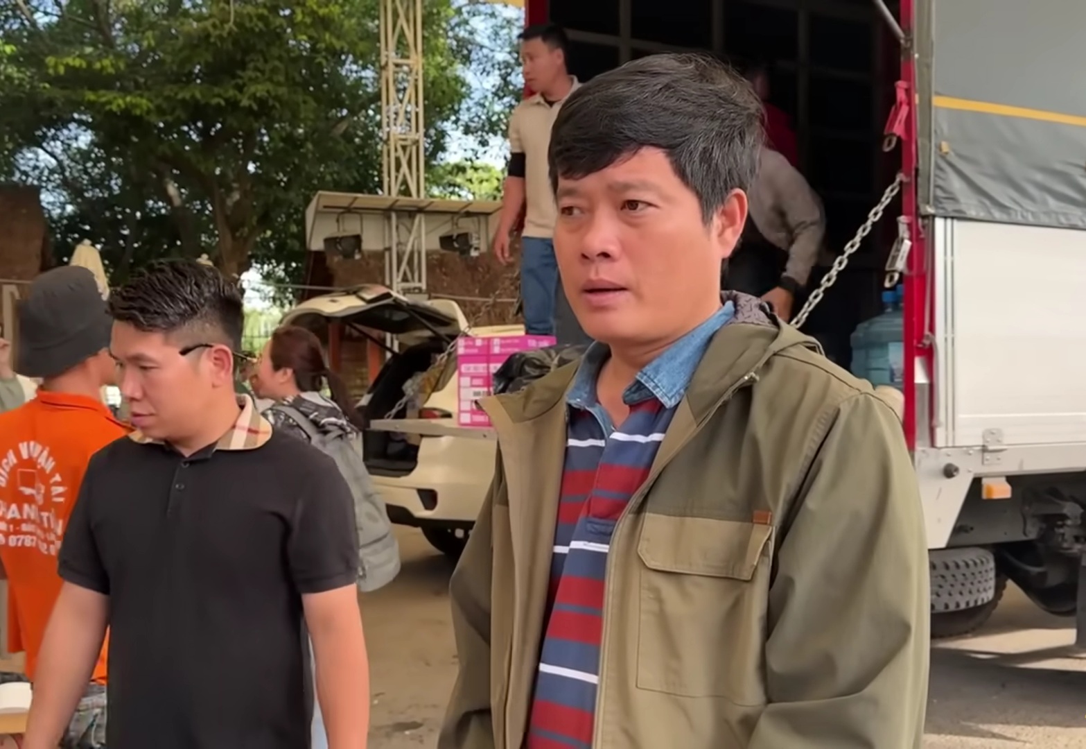 Trùm Điền Quân cầm 1,2 tỷ đồng và 50 tấn hàng ra miền Trung làm 1 việc- Ảnh 2.