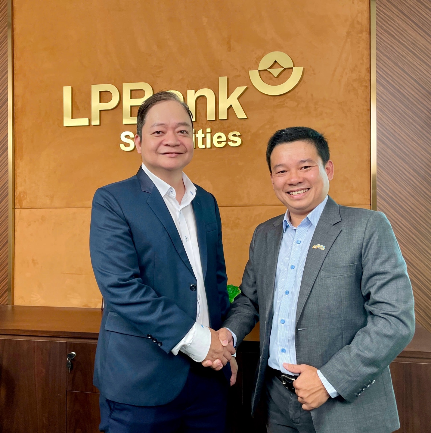 LPBS chuyển đổi số cùng eCloudvalley, nâng tầm trải nghiệm khách hàng với hỗ trợ từ AWS- Ảnh 3. LPBS chuyển đổi số cùng eCloudvalley, nâng tầm trải nghiệm khách hàng với hỗ trợ từ AWS- Ảnh 3.