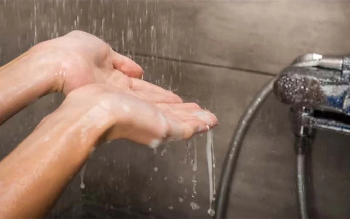 Nên gội đầu trước hay tắm trước? Tưởng đơn giản nhưng hóa ra lâu nay nhiều người đã làm sai- Ảnh 2.