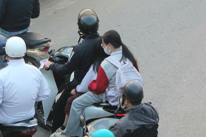 Tình hình giao thông tại Hà Nội ngày đầu camera AI hoạt động hiệu quả rõ rệt - Ảnh 4. Tình hình giao thông tại Hà Nội ngày đầu camera AI hoạt động hiệu quả rõ rệt - Ảnh 4.