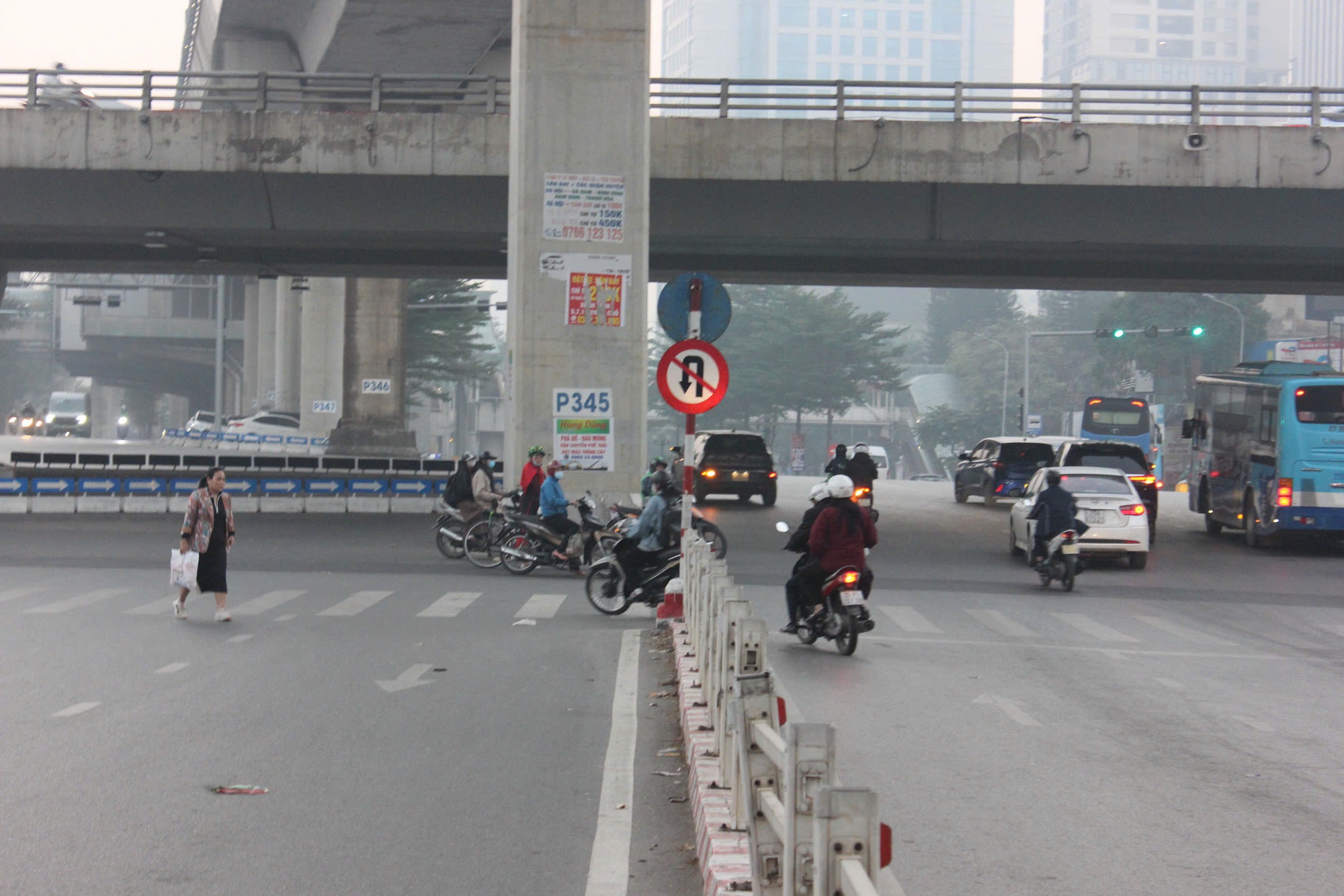 Tình hình giao thông tại Hà Nội ngày đầu camera AI hoạt động hiệu quả rõ rệt - Ảnh 3. Tình hình giao thông tại Hà Nội ngày đầu camera AI hoạt động hiệu quả rõ rệt - Ảnh 3.