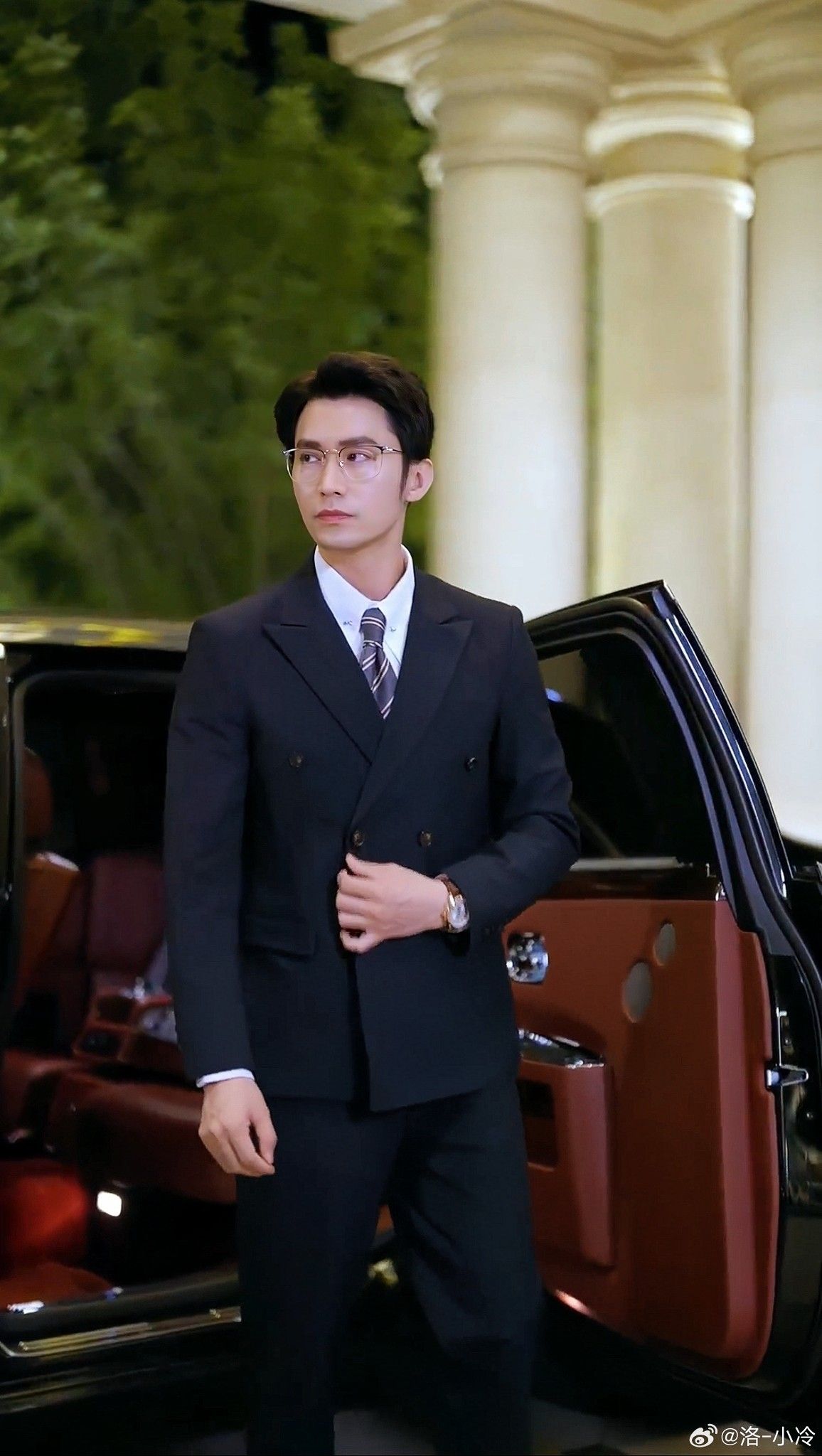 Hé lộ gia cảnh thật của 1 "tổng tài" nổi tiếng trên mạng- Ảnh 1.