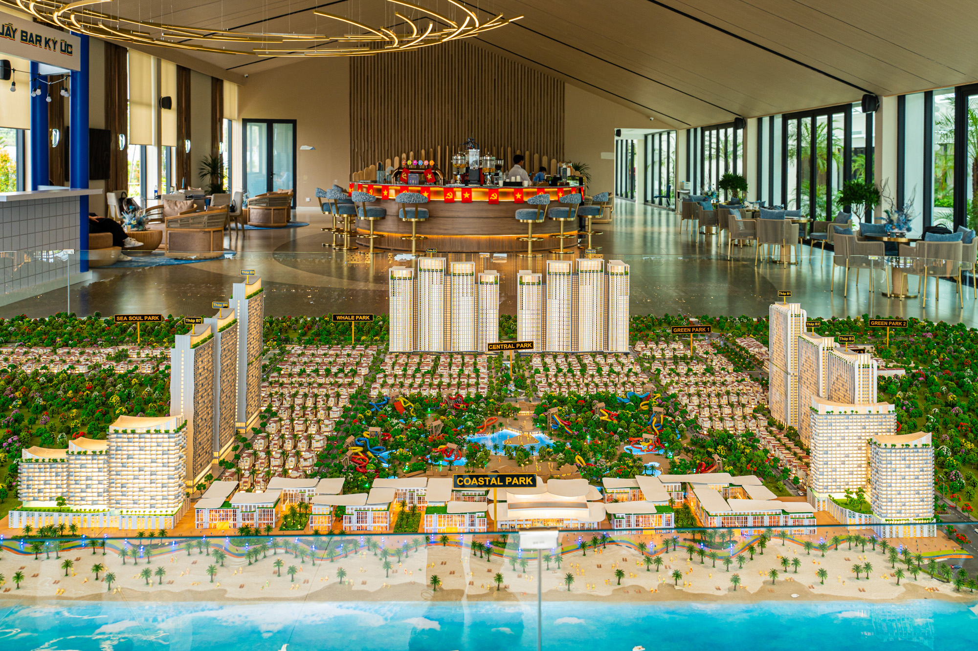 Tiến độ gây sốc tại đại đô thị lớn nhất của Sun Group ở Vũng Tàu: Hơn 4.000 công nhân xây dựng, công viên nước lớn nhất miền Nam sắp mở, giá nhà phố vượt 200 triệu đồng/m2- Ảnh 6. Tiến độ gây sốc tại đại đô thị lớn nhất của Sun Group ở Vũng Tàu: Hơn 4.000 công nhân xây dựng, công viên nước lớn nhất miền Nam sắp mở, giá nhà phố vượt 200 triệu đồng/m2- Ảnh 6.