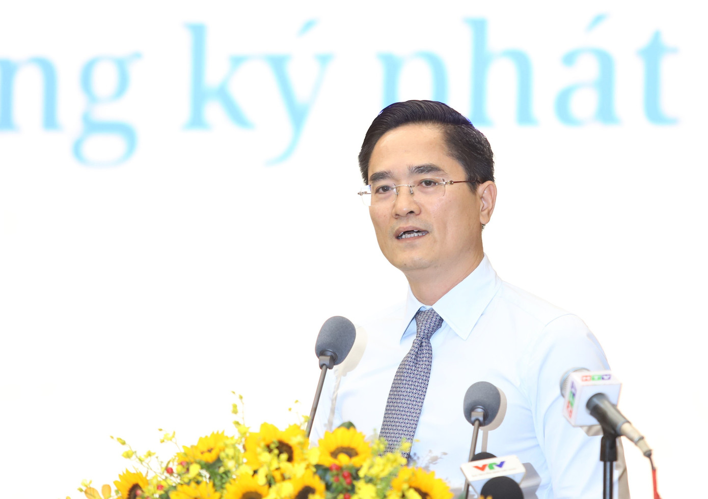 Đại biểu HĐND TPHCM: Người dân dễ tiếp cận nhà ở xã hội từ... 'cò' đất- Ảnh 2.