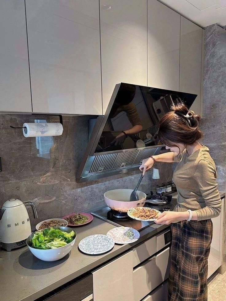 Mẹ Hà Nội chia sẻ: 2025 giá thực phẩm tăng 25%, nhưng thay đổi 2 thói quen đi chợ giúp tôi dư 6,8 triệu/năm- Ảnh 3. Mẹ Hà Nội chia sẻ: 2025 giá thực phẩm tăng 25%, nhưng thay đổi 2 thói quen đi chợ giúp tôi dư 6,8 triệu/năm- Ảnh 3.