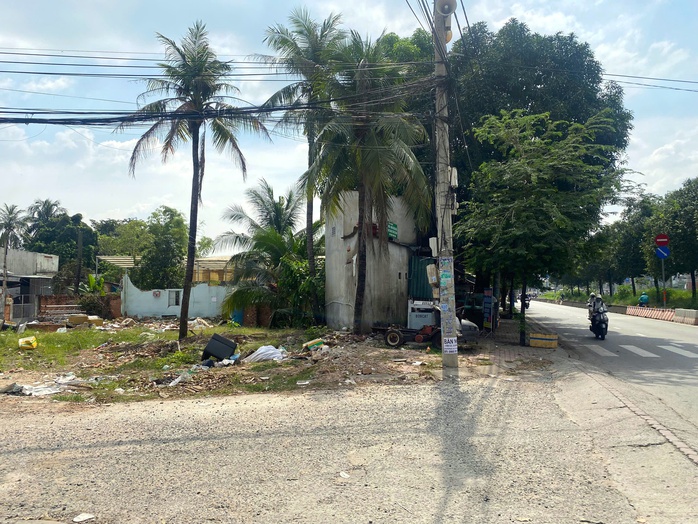 Sẵn sàng mặt bằng thi công Vành đai 2 TPHCM- Ảnh 5. Sẵn sàng mặt bằng thi công Vành đai 2 TPHCM- Ảnh 5.