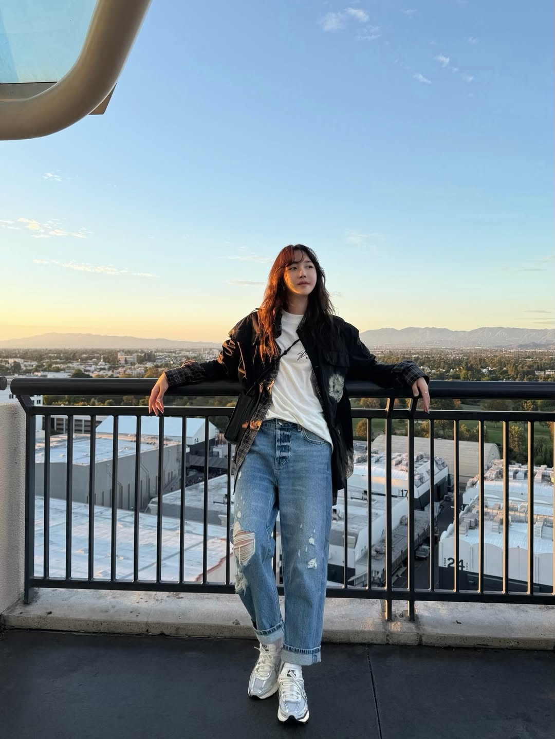 Mỹ nhân Penthouse gặp sự cố, liên tục che mặt, khiến gần 5 triệu người thắc mắc- Ảnh 15.