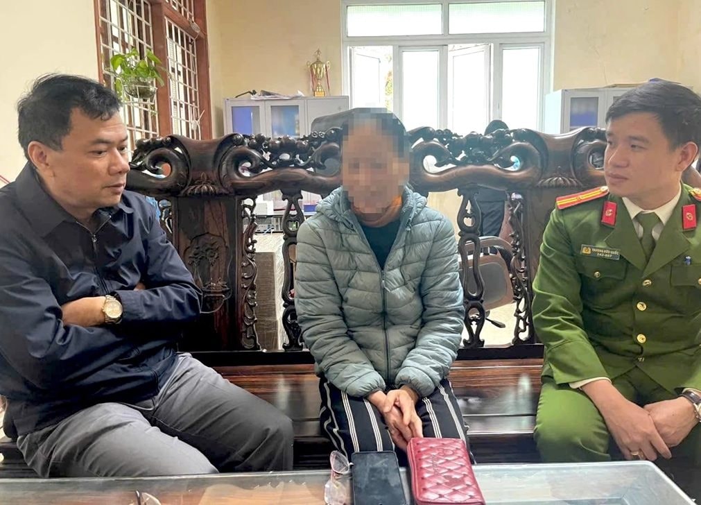 Người phụ nữ mang 150 triệu đồng đến ngân hàng để chuyển khoản từ thiện: Nhân viên Agribank phát hiện dấu hiệu lạ từ STK, mời công an vào cuộc - Ảnh 1.