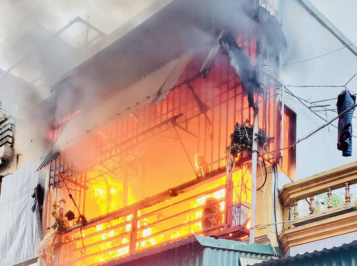 4 loại đồ dùng nhiều người vẫn vô tư để trong nhà: Chỉ một sơ suất, hoả hoạn ập đến lúc nào không hay - Ảnh 1.