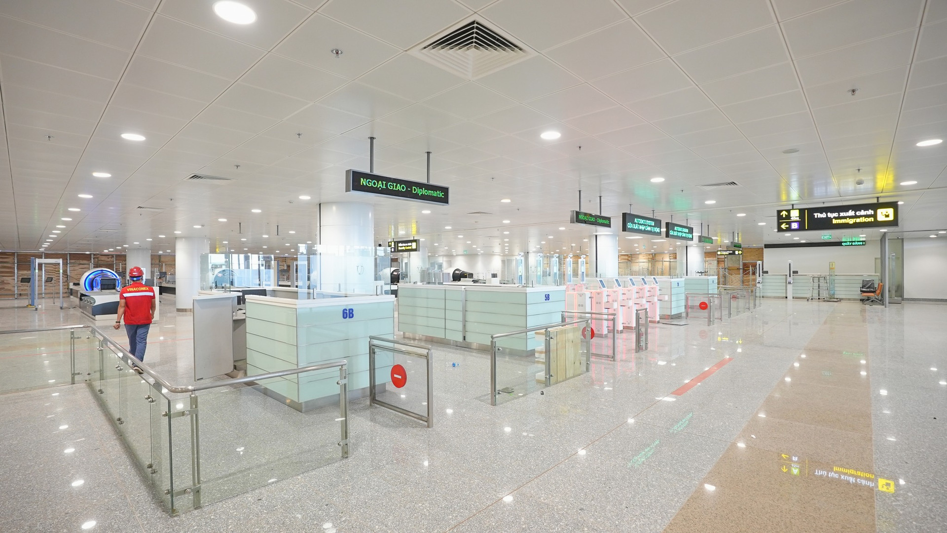 Sân bay nổi tiếng Việt Nam rót 5.000 tỷ đồng xây nhà ga 5 sao, có cả 'phi thuyền' soi chiếu xịn nhất thế giới - Ảnh 9.