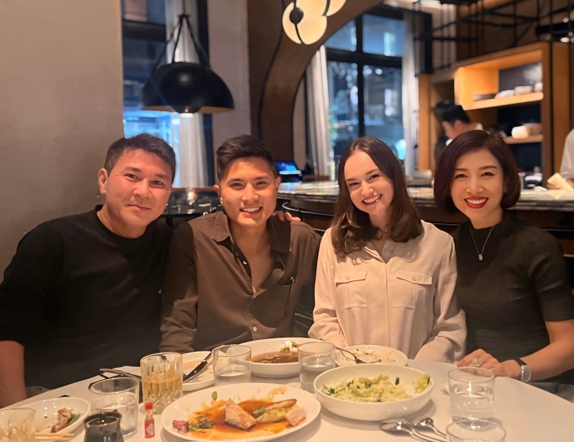 Mối quan hệ của Hoa khôi Thu Hương và con riêng của chồng- Ảnh 2.