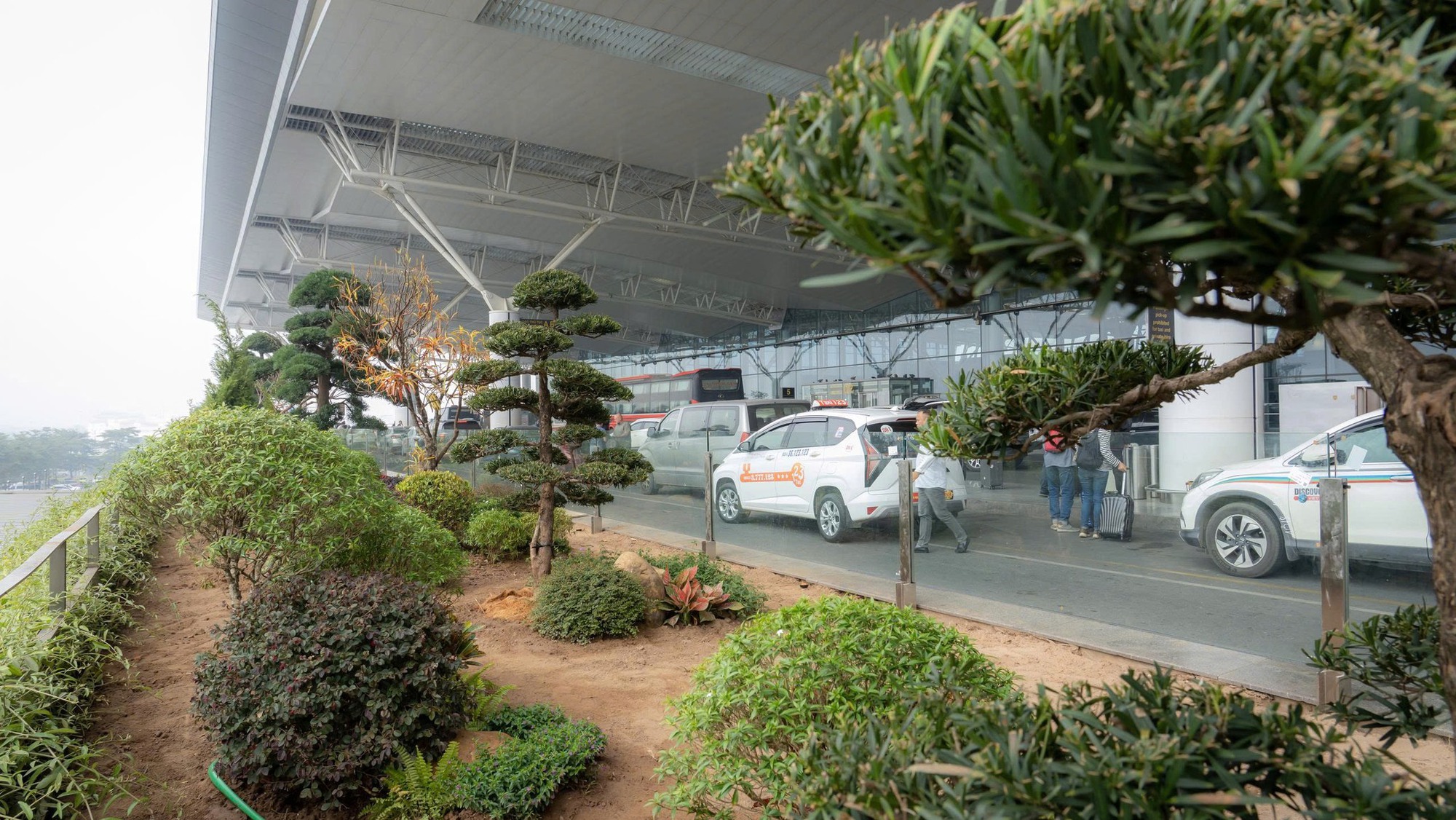 Sân bay nổi tiếng Việt Nam rót 5.000 tỷ đồng xây nhà ga 5 sao, có cả 'phi thuyền' soi chiếu xịn nhất thế giới - Ảnh 14.