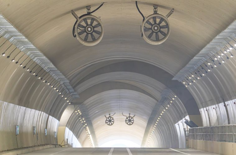 Ngắm cao tốc hơn 20.400 tỷ đồng chuẩn bị khánh thành: Có hầm lớn nhất cao tốc Bắc-Nam, về đích trước 8 tháng nhờ phương pháp đào hầm đặc biệt của Đèo Cả - Ảnh 7.