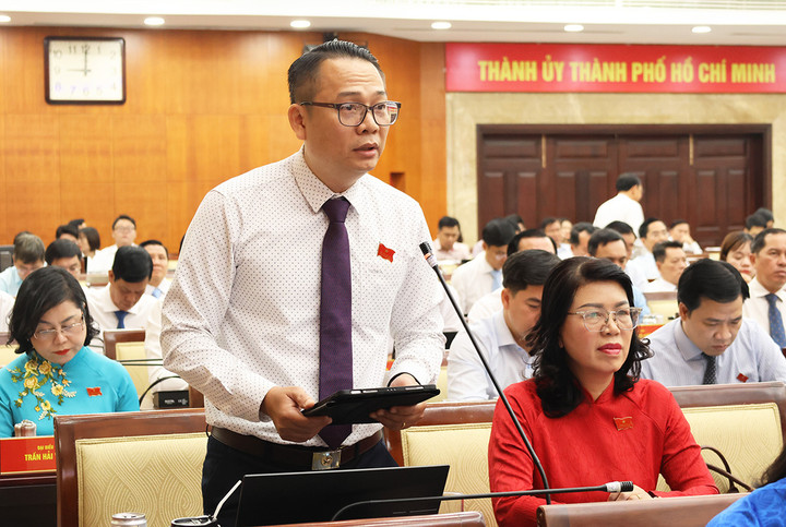 Giám đốc Sở Xây dựng TP.HCM: Hàng nghìn trụ sạc hiện nay cơ bản đủ cho ô tô điện- Ảnh 2.