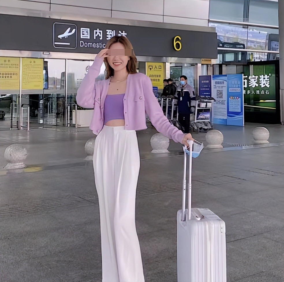 Con gái mất tích sau chuyến bay nhập học, 14 năm sau, người cha bất ngờ nhận được thư ghi tên cô và ngã khuỵu khi mở ra- Ảnh 1.