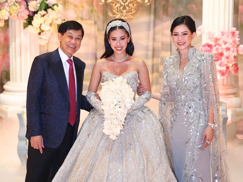 photo-1765442245831 photo-1765442245831