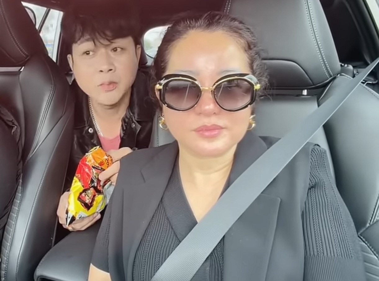 Nam ca sĩ đi Mỹ như đi chợ Bến Thành- Ảnh 1.