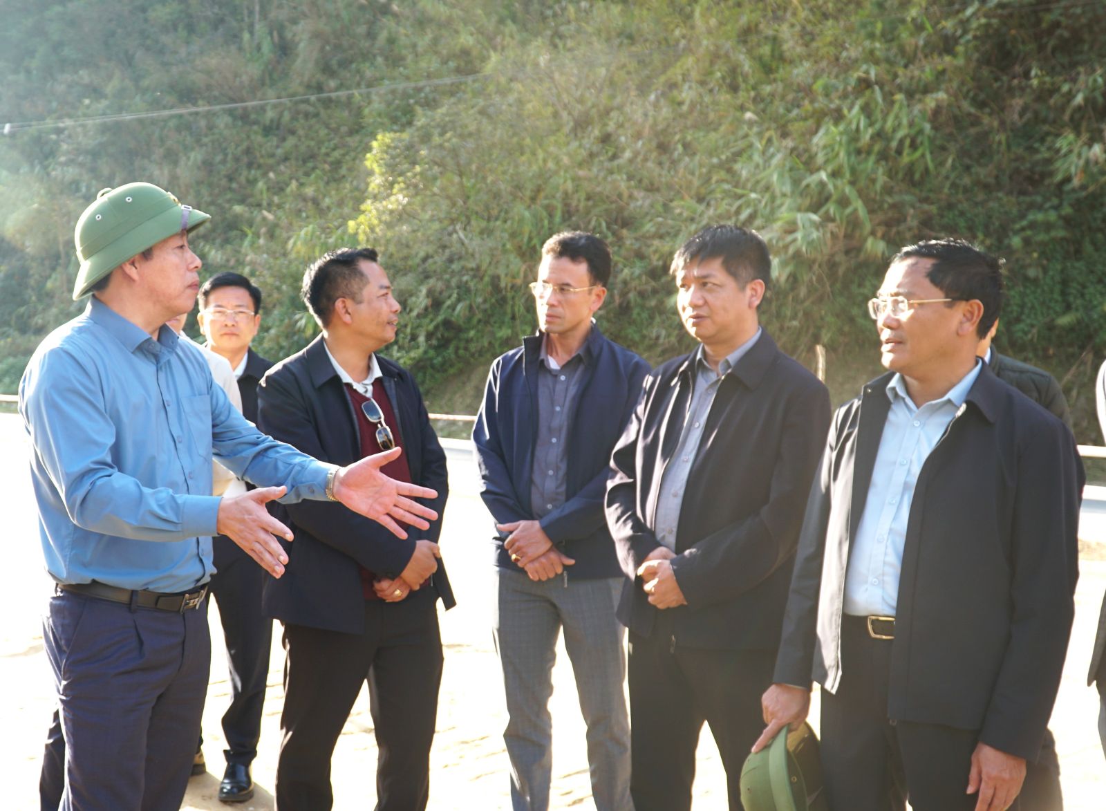 8 ngày nữa, khởi công hầm đường bộ qua đèo dài nhất Việt Nam, rút ngắn thời gian di chuyển từ 2 tiếng xuống 11 phút- Ảnh 1. 8 ngày nữa, khởi công hầm đường bộ qua đèo dài nhất Việt Nam, rút ngắn thời gian di chuyển từ 2 tiếng xuống 11 phút- Ảnh 1.