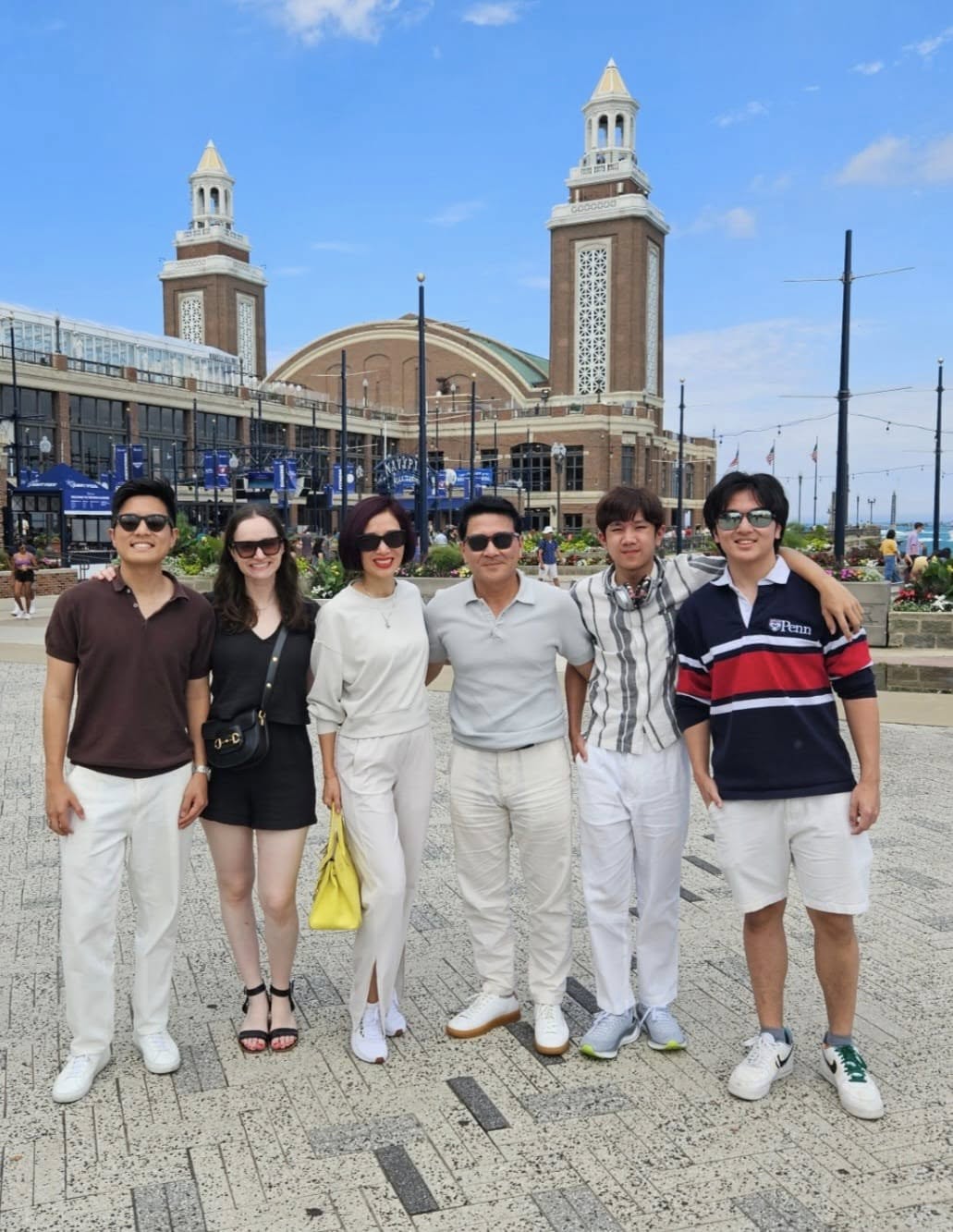 Mối quan hệ của Hoa khôi Thu Hương và con riêng của chồng- Ảnh 1.