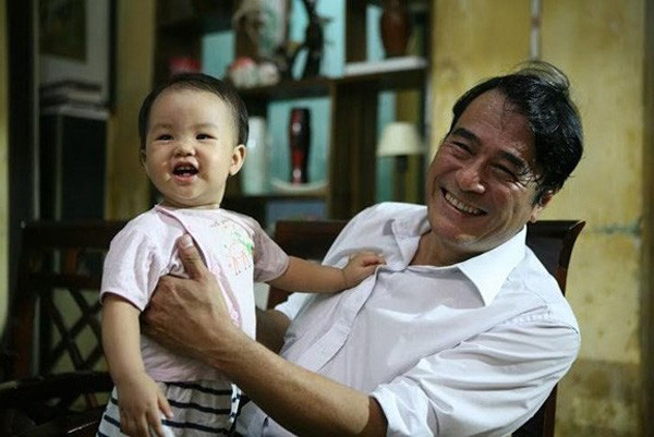 Nam NSND nổi tiếng cả nước với vai đào hoa, có hàng trăm “người tình màn ảnh” nhưng ngoài đời trái ngược bất ngờ- Ảnh 11. Nam NSND nổi tiếng cả nước với vai đào hoa, có hàng trăm “người tình màn ảnh” nhưng ngoài đời trái ngược bất ngờ- Ảnh 11.