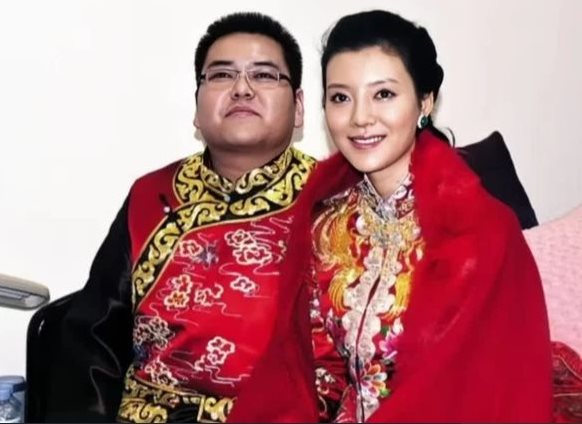 Thừa kế 2 tỷ USD rồi đốt sạch ở tuổi 22 vì một phụ nữ, bị truy lùng và cấm xuất cảnh: Câu chuyện ‘công tử giàu nhất tỉnh’ của đế chế ngành gang thép Sơn Tây- Ảnh 3.