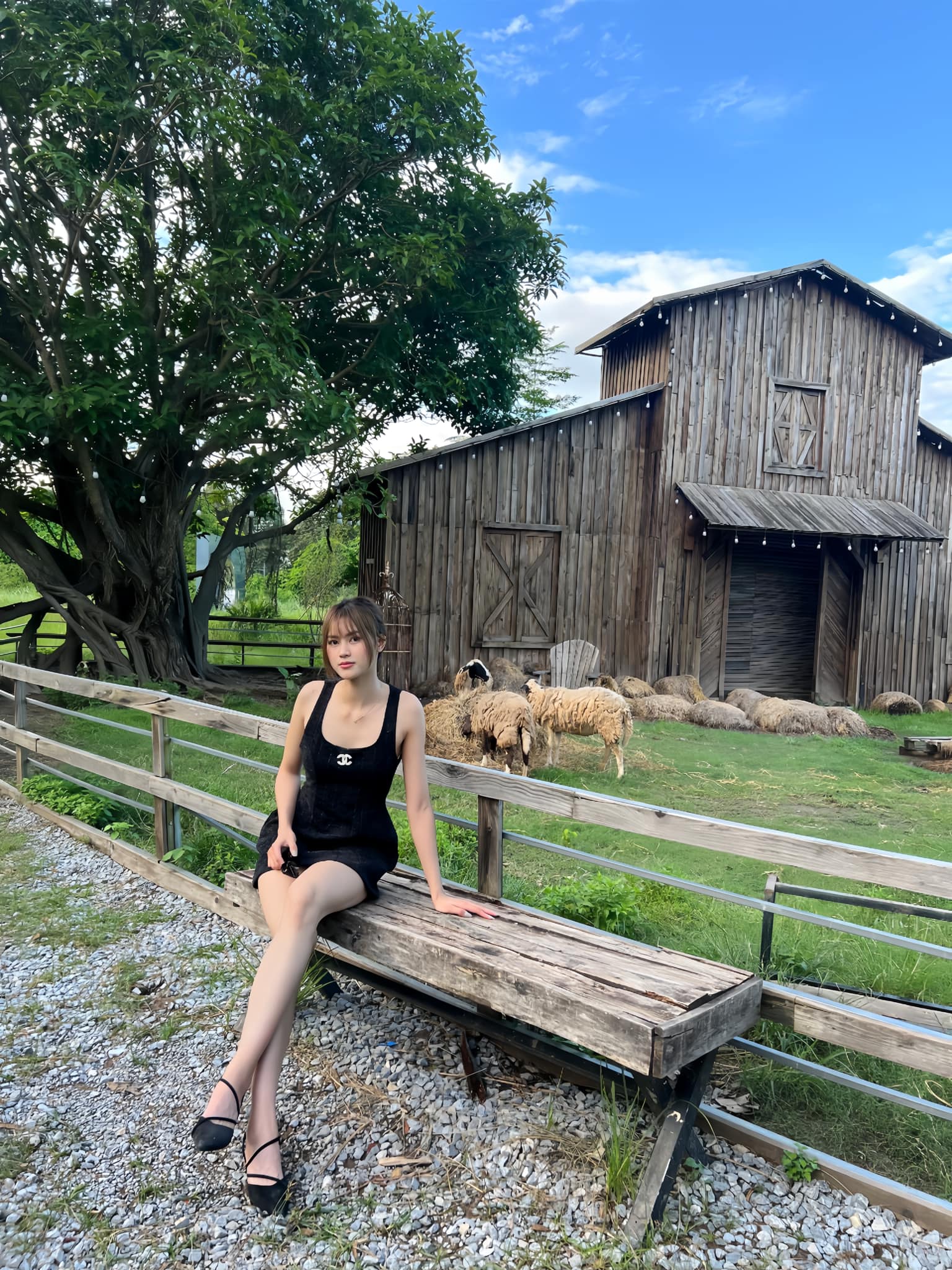 Ngắm đôi chân dài 1m15 của mỹ nhân đấu kiếm Việt, "bản sao Hoa hậu Đỗ Hà" ở SEA Games 33 - Ảnh 13.