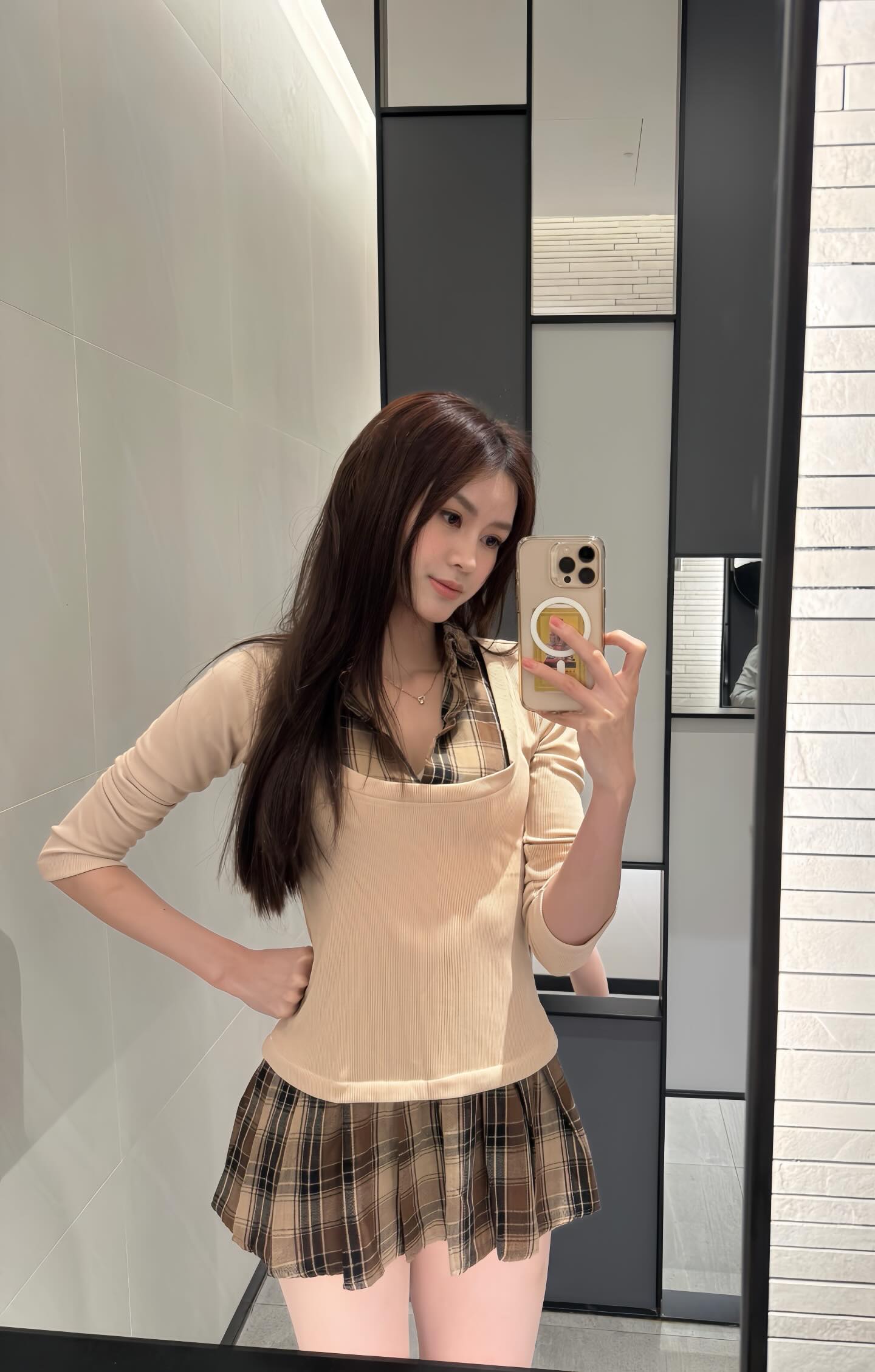 Ngắm đôi chân dài 1m15 của mỹ nhân đấu kiếm Việt, "bản sao Hoa hậu Đỗ Hà" ở SEA Games 33 - Ảnh 10.