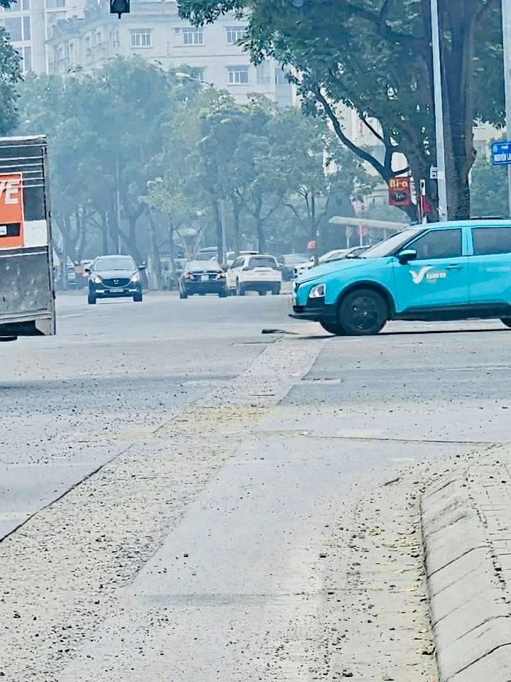 Hà Nội dừng cấp phép đào lòng lề đường, vỉa hè và lời giải cho bài toán môi trường- Ảnh 1.