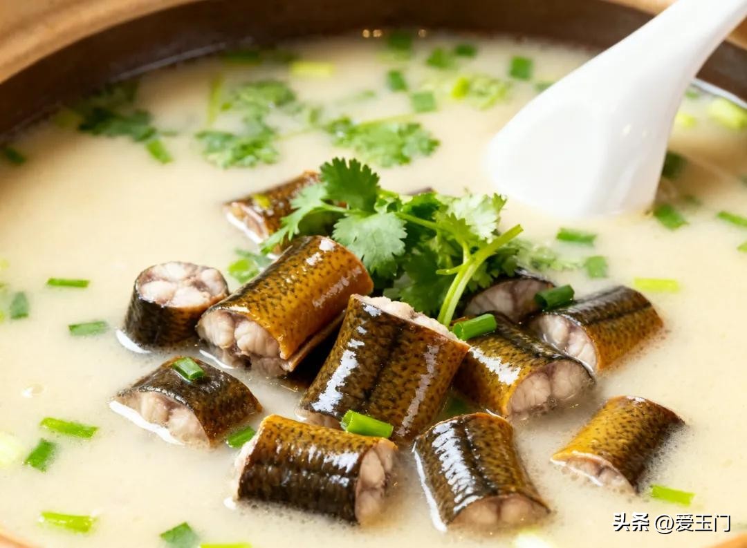 Không phải thịt bò hay thịt lợn, đây là 3 loại thịt tốt nhất cho tim mạch, ăn thường xuyên mạch máu sạch khỏe, nhịp tim ổn định- Ảnh 4.