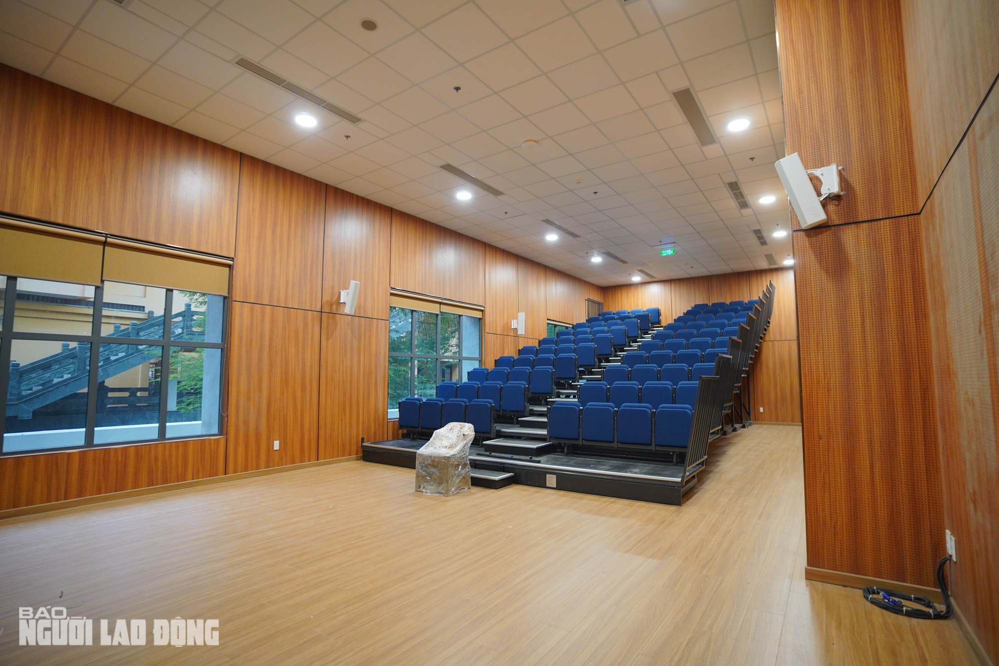 Ngắm nhà hát Hòa Bình tuyệt đẹp trong tấm áo mới trị giá hơn 270 tỉ đồng - Ảnh 25.