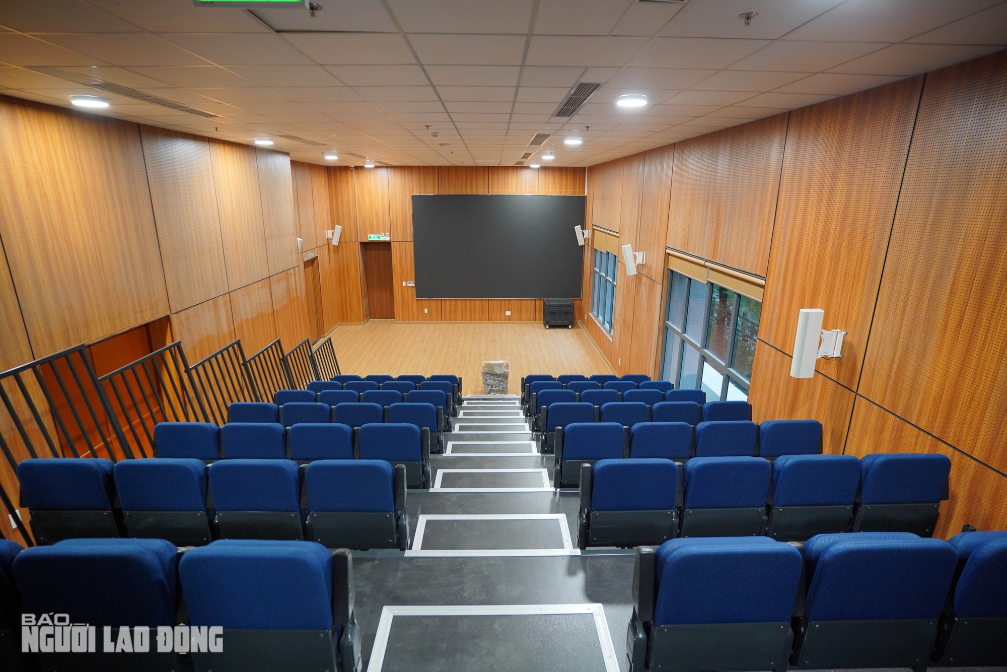 Ngắm nhà hát Hòa Bình tuyệt đẹp trong tấm áo mới trị giá hơn 270 tỉ đồng - Ảnh 26.