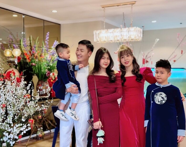 Biệt thự mới đẹp như tranh vẽ của "tổng tài" hot nhất VTV - Ảnh 1.