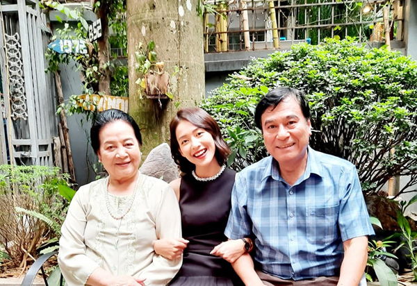 Nam NSND nổi tiếng cả nước với vai đào hoa, có hàng trăm “người tình màn ảnh” nhưng ngoài đời trái ngược bất ngờ- Ảnh 7. Nam NSND nổi tiếng cả nước với vai đào hoa, có hàng trăm “người tình màn ảnh” nhưng ngoài đời trái ngược bất ngờ- Ảnh 7.