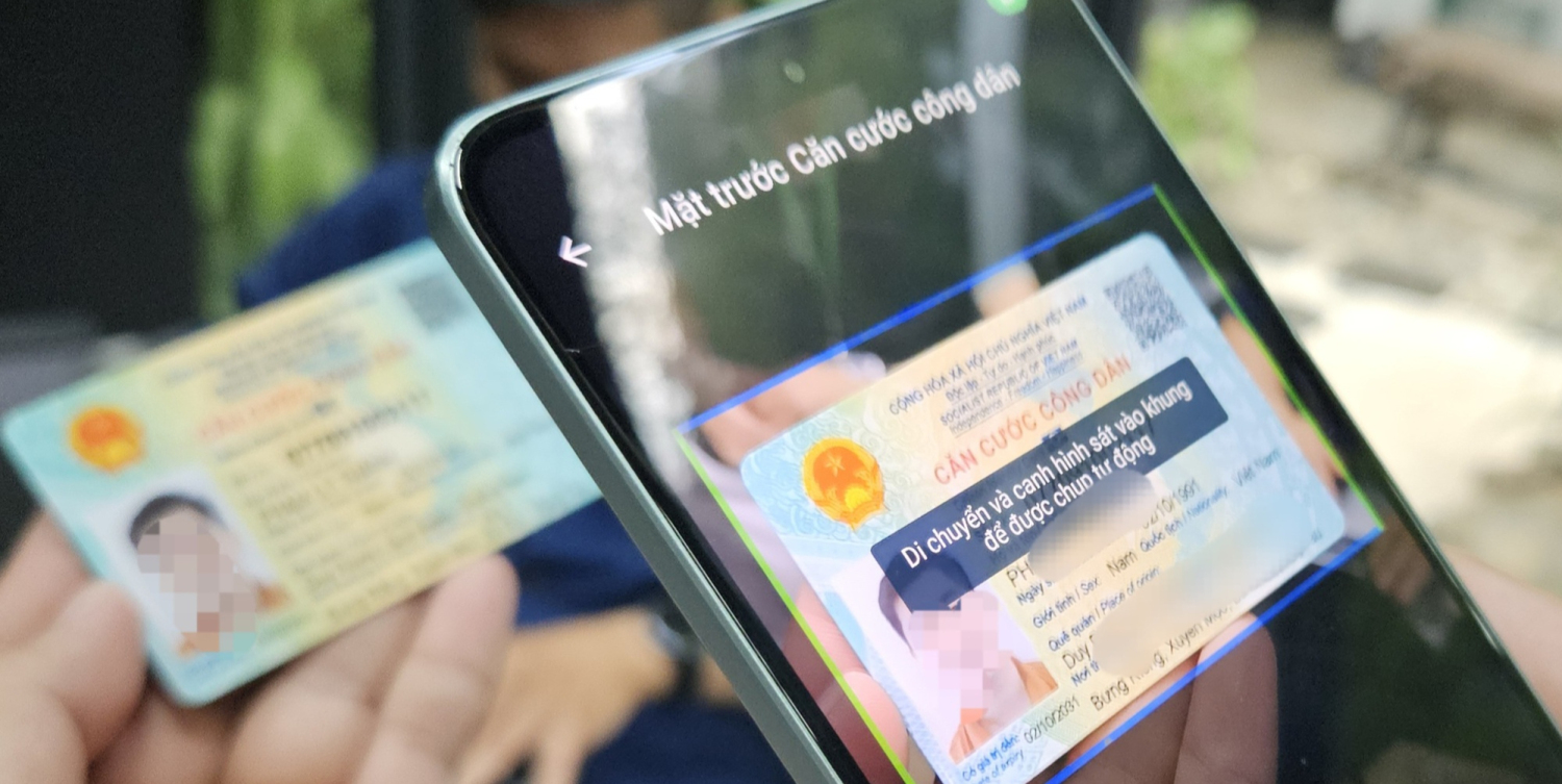 3 độ tuổi bắt buộc đổi CCCD gấp trong năm 2025, chậm trễ sẽ bị phạt tiền và "đóng băng" tài khoản ngân hàng - Ảnh 1.